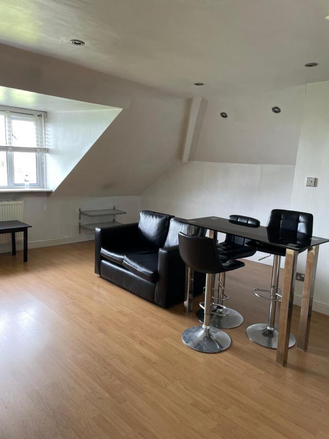 1 Bed Flat At Drum Street EDI Eksteriør bilde