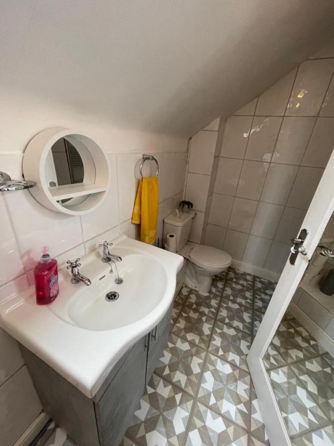 1 Bed Flat At Drum Street EDI Eksteriør bilde